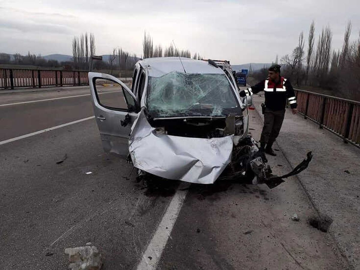 Afyonkarahisar\'da Trafik Kazası: 2 Yaralı