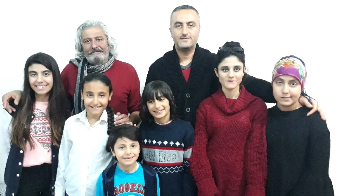 Aylan Bebekten Etkilendi, Suriyeli Mültecilerin Filmini Çekti