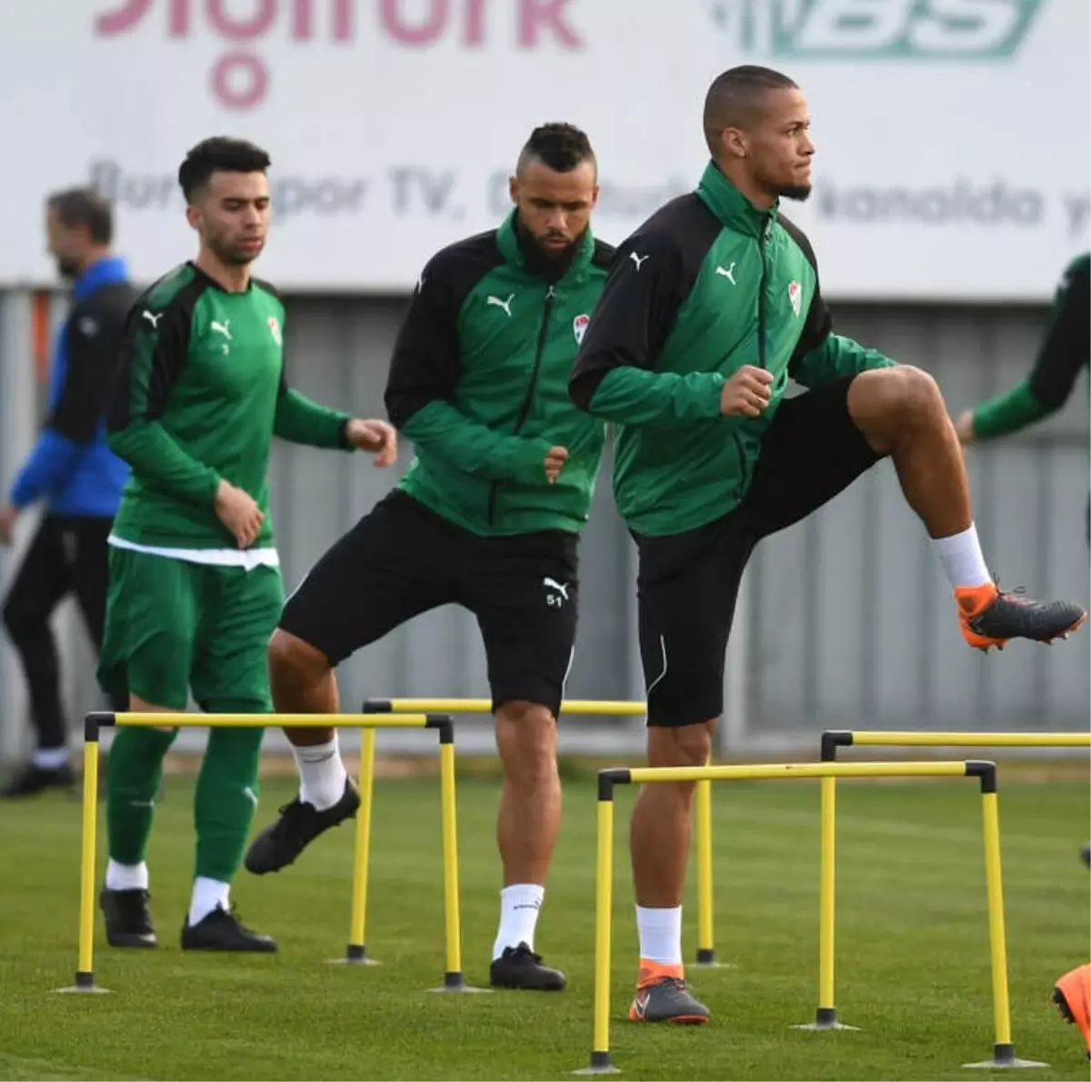 Bursasporlu Futbolcular Galatasaray Maçı Öncesi Kenetlendi