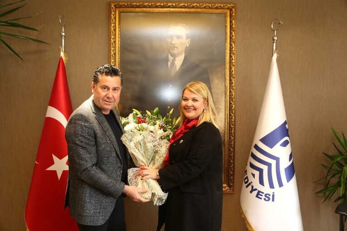 CHP Bodrum Kadın Kollarının Yeni Yönetimi Başkan Kocadon\'u Ziyaret Etti