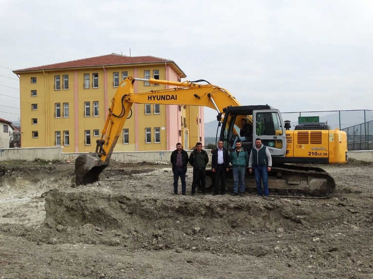 Domaniç\'te Hisar İlkokulu\'nun Yapımına Başlandı