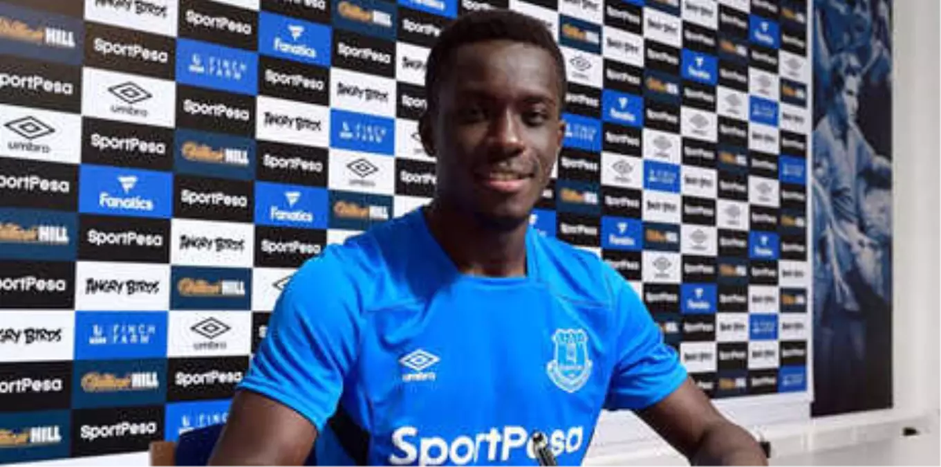 Everton, Gueye ile Sözleşme Yeniledi