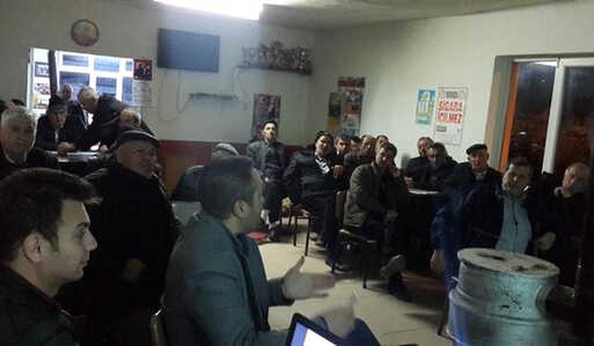 Gece Eğitimleri Kapsamında Çiftçilere "Arazi Toplulaştırması" Anlatıldı