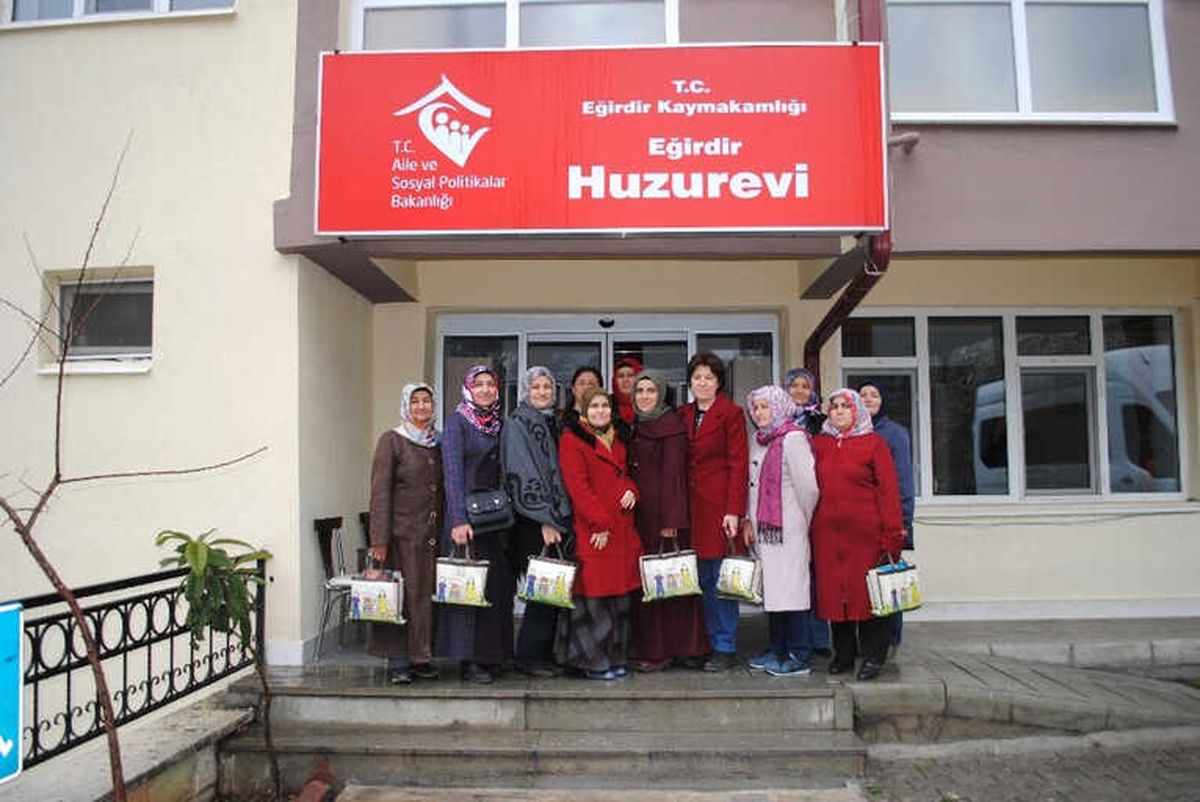 Huzurevinde "Kütüphanemiz Bize Geliyor" Projesi