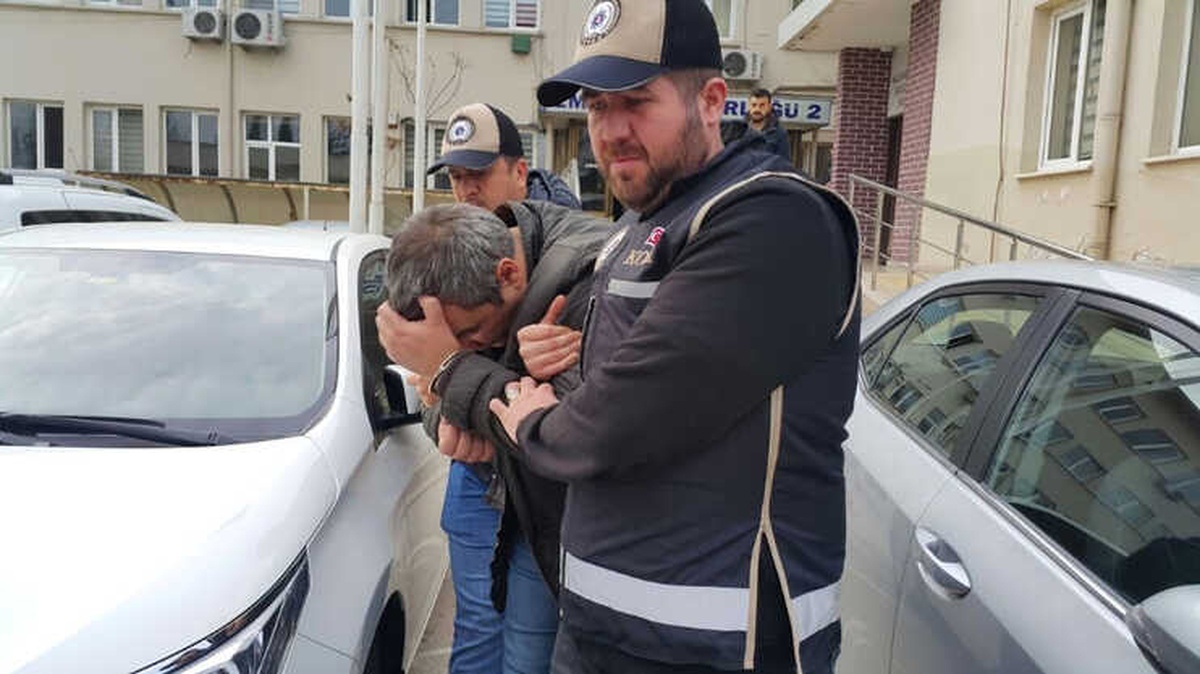 Lise Diplomalı Sahte Profesör Gözaltına Alındı