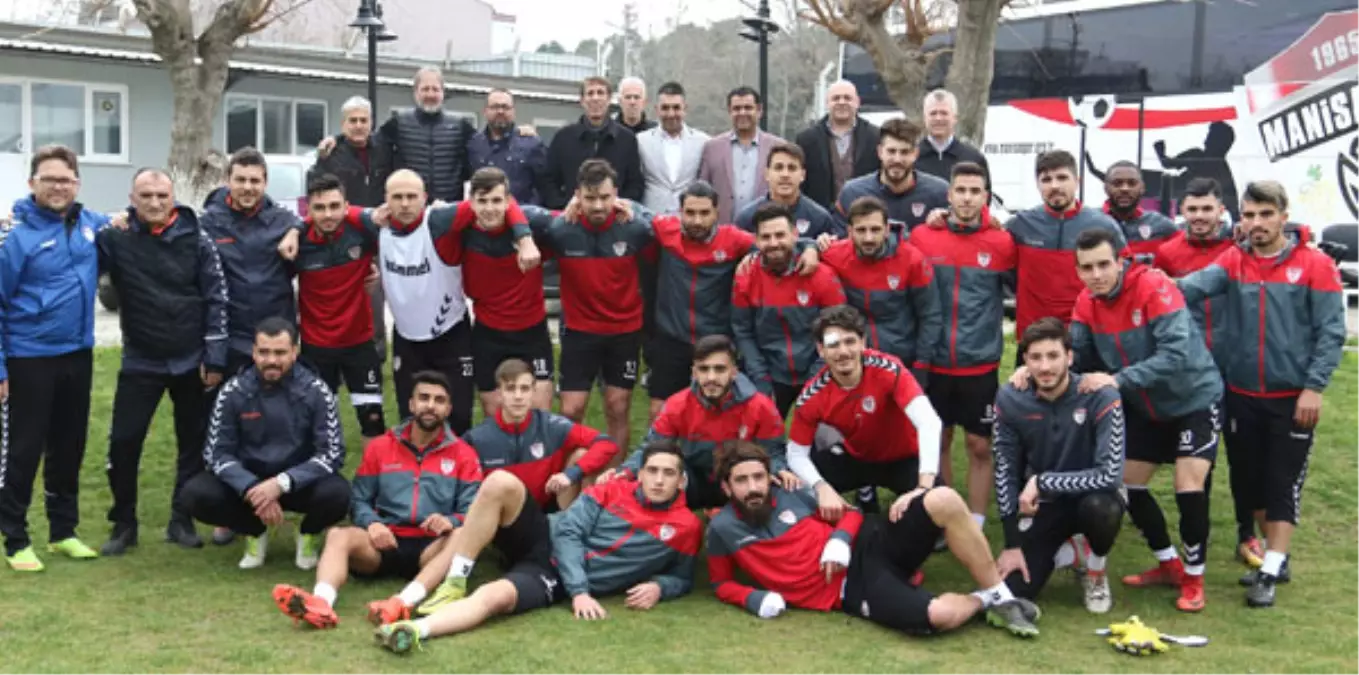 Manisaspor\'da Futbolculara Başkan Sözü