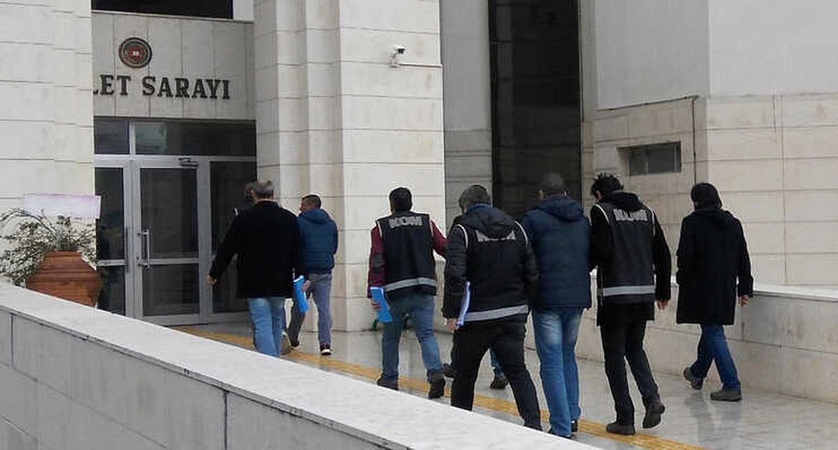 Mersin\'de Dev Fetö Operasyonu: 96 Gözaltı