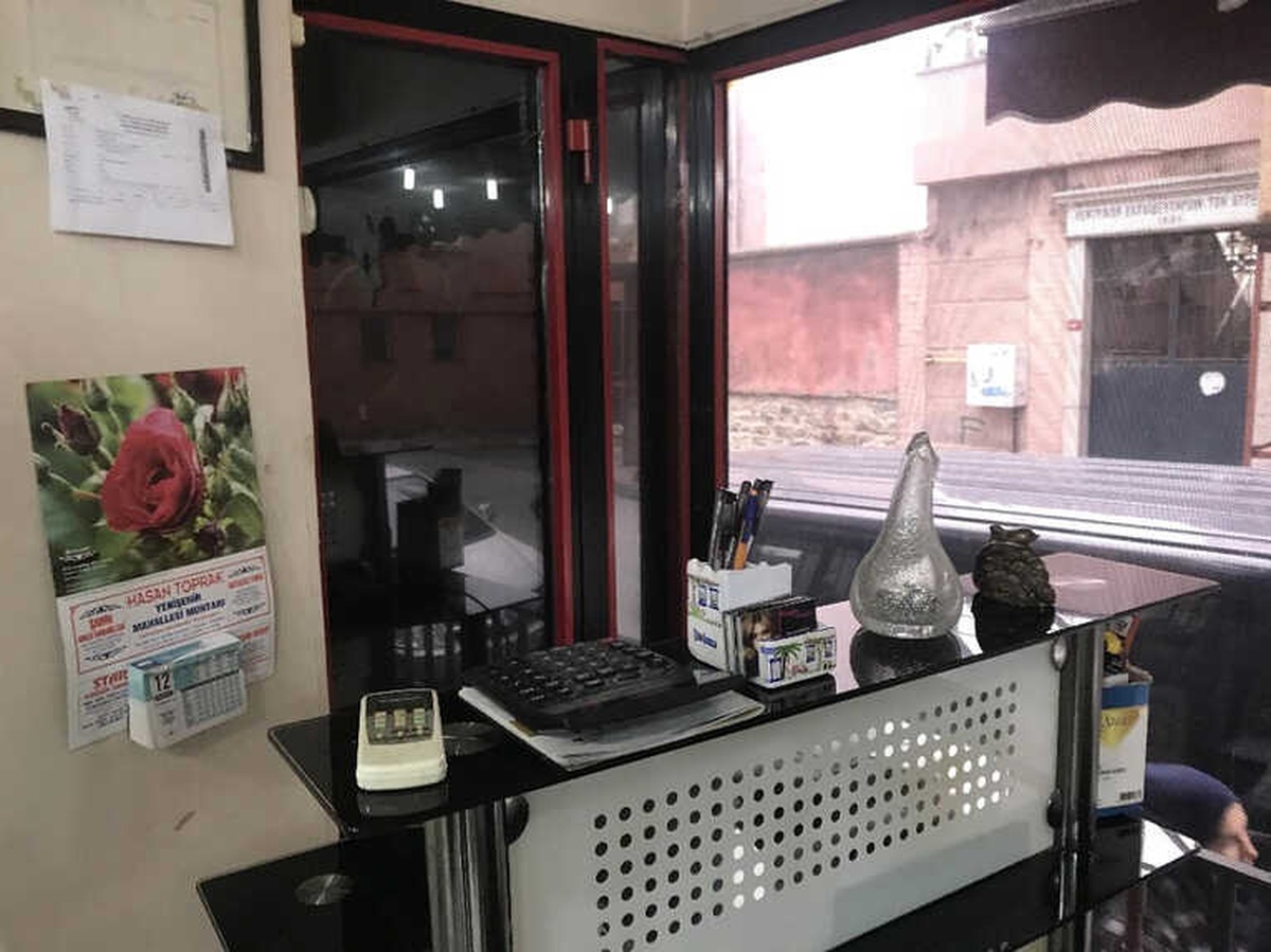 Kuaföre Sürünerek Giren Hırsız Mizanpli Makinesi Çaldı