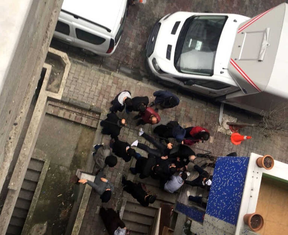 Polisten Bahçelievler\'de Silahla Bir Kişiyi Yaralayan Şahsa Operasyon