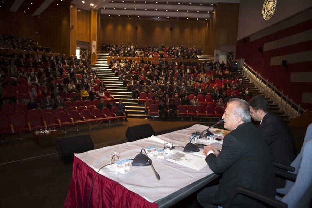 Rektör Çomaklı, Atatürk Üniversitesi İdari Personeliyle Buluştu