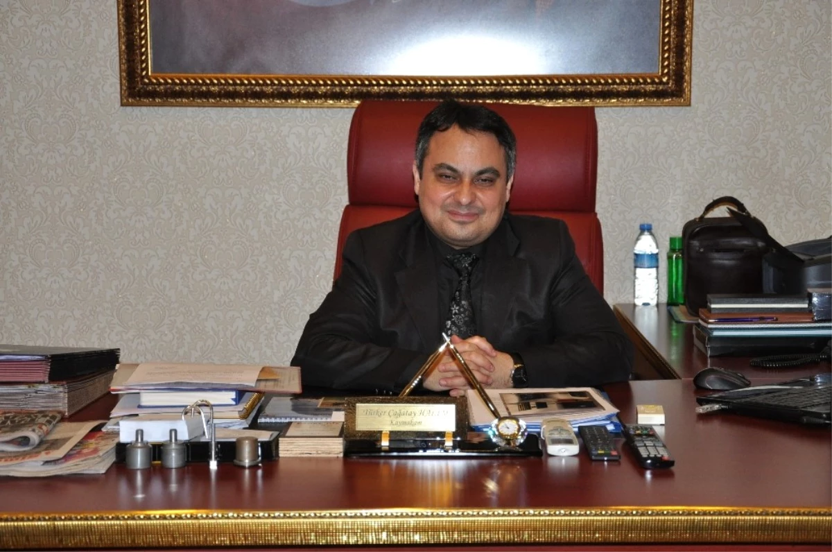 Simav Kaymakamı Türker Çağatay Halim \'En Başarılı Belde Belediye Başkanı\' Seçildi