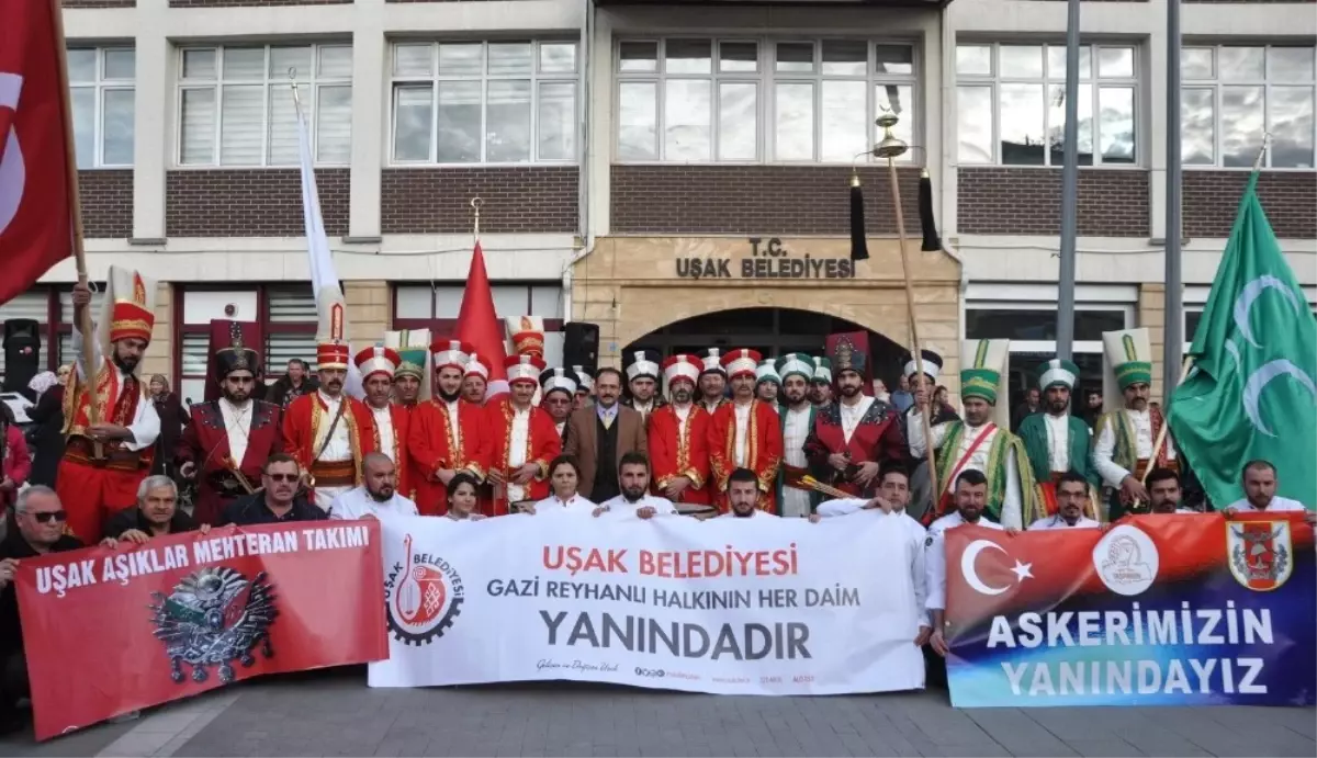 Uşak\'tan Sınıra Gönderilen Destekler Mehterle Uğurlandı