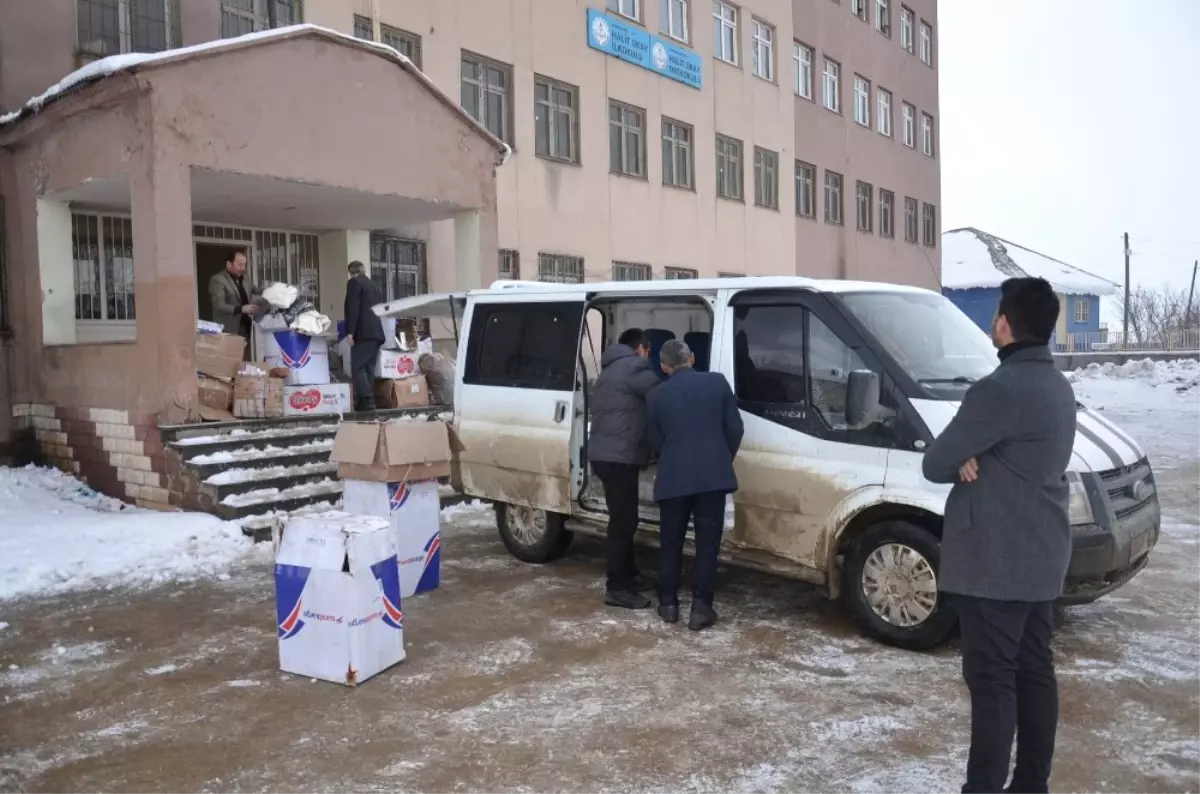 Yüksekova Haber Sitesi Okurları, 2 Bin Öğrenciyi Isıttı