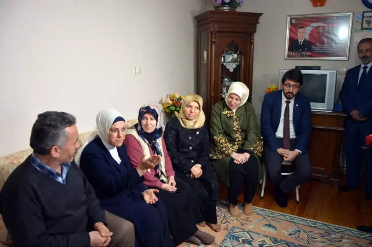 AK Parti Genel Başkan Yardımcısı Kan\'dan Şehit Ailesine Ziyaret