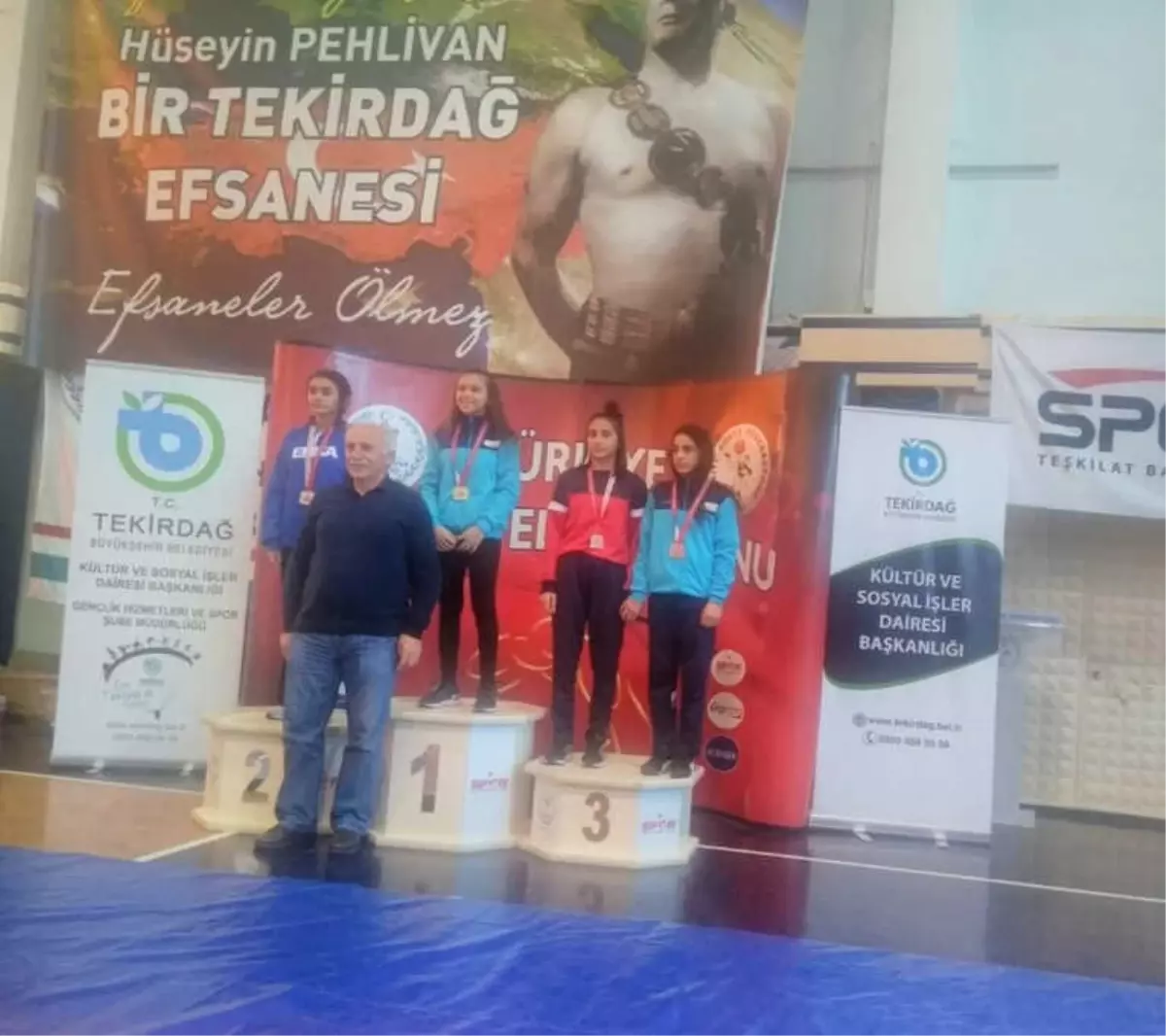 Belediyenin Sporcuları Tekirdağ\'dan 2 Birincilikle Döndü