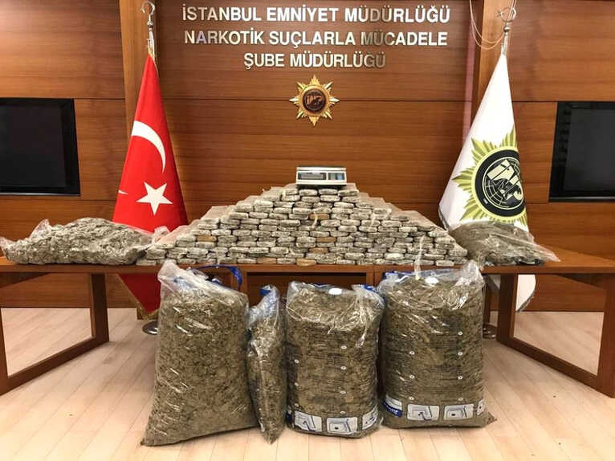 İstanbul\'da 200 Kilo Esrar Ele Geçirildi
