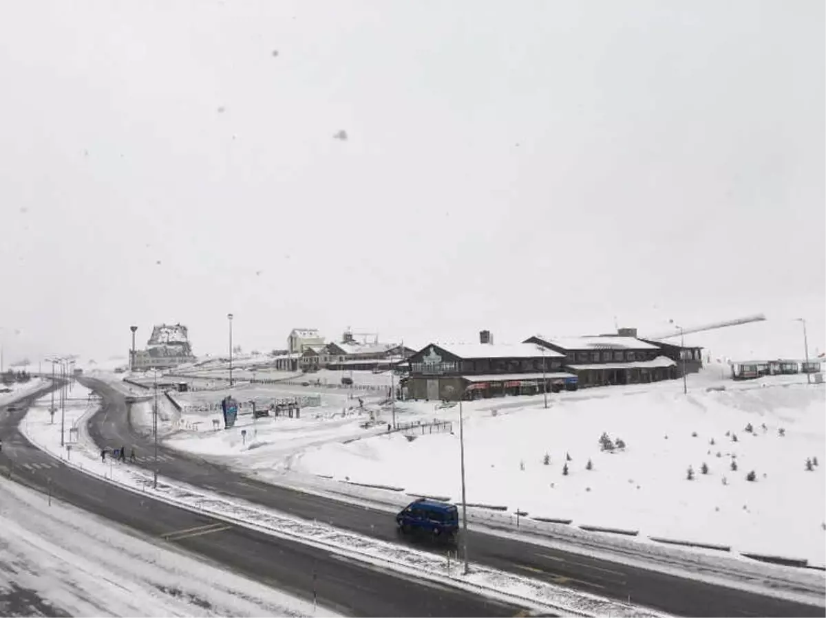 Kayak Severlere Müjde: Erciyes\'te Kar Sezonu Uzadı