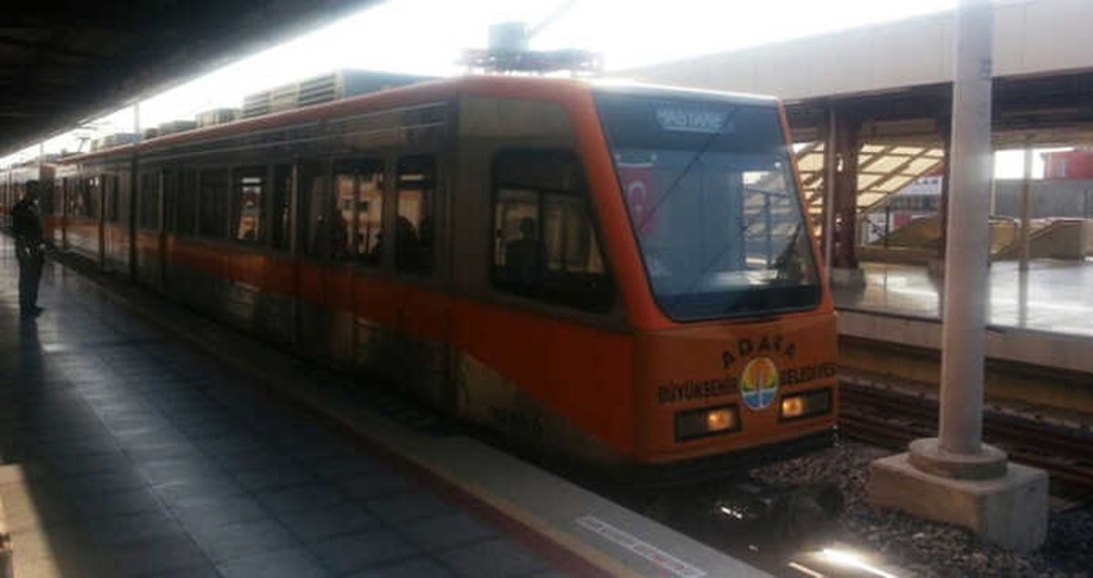 Adana Metrosuna MHP Lideri Bahçeli El Attı: Takipçisi Olacağız
