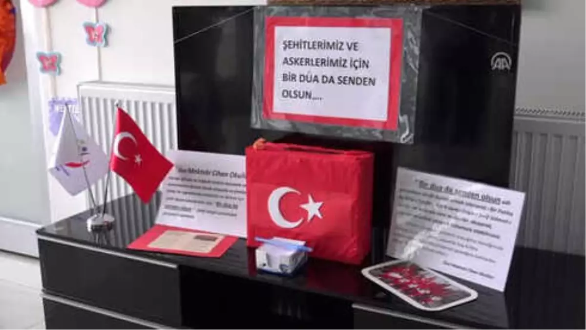 Minik Kalplerden Mehmetçik\'e Dua