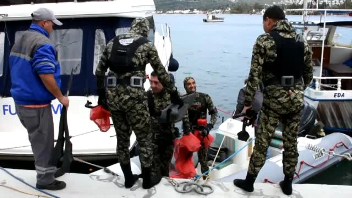 Muğla\'da Deniz Dibi Temizliği Sürüyor