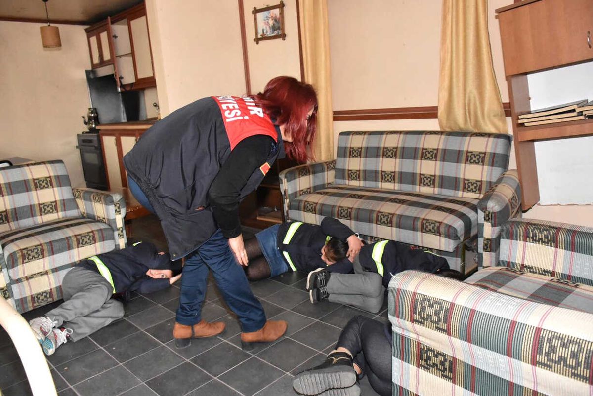 Narlıdere\'nin Çocuklarına Afet Eğitimi