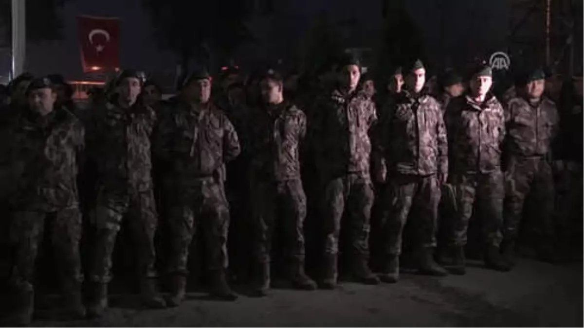 Özel Harekat Polisleri Dualarla Afrin\'e Uğurlandı