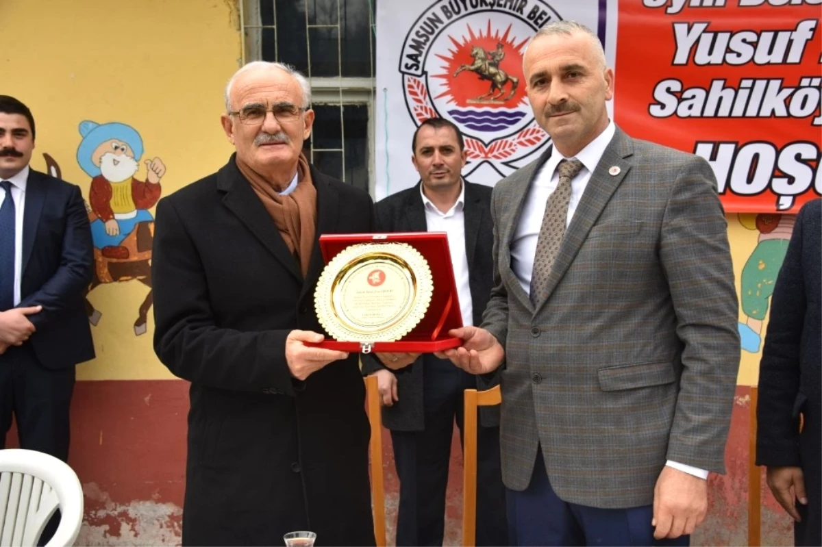 Sahilköy Muhtarı Sarıoğlu: "Hizmeti Büyükşehir ile Gördük"