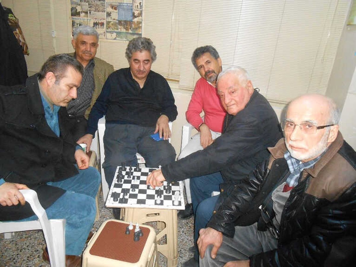 Şairler 75 Yaşındaki Ustadan Satranç Öğreniyor