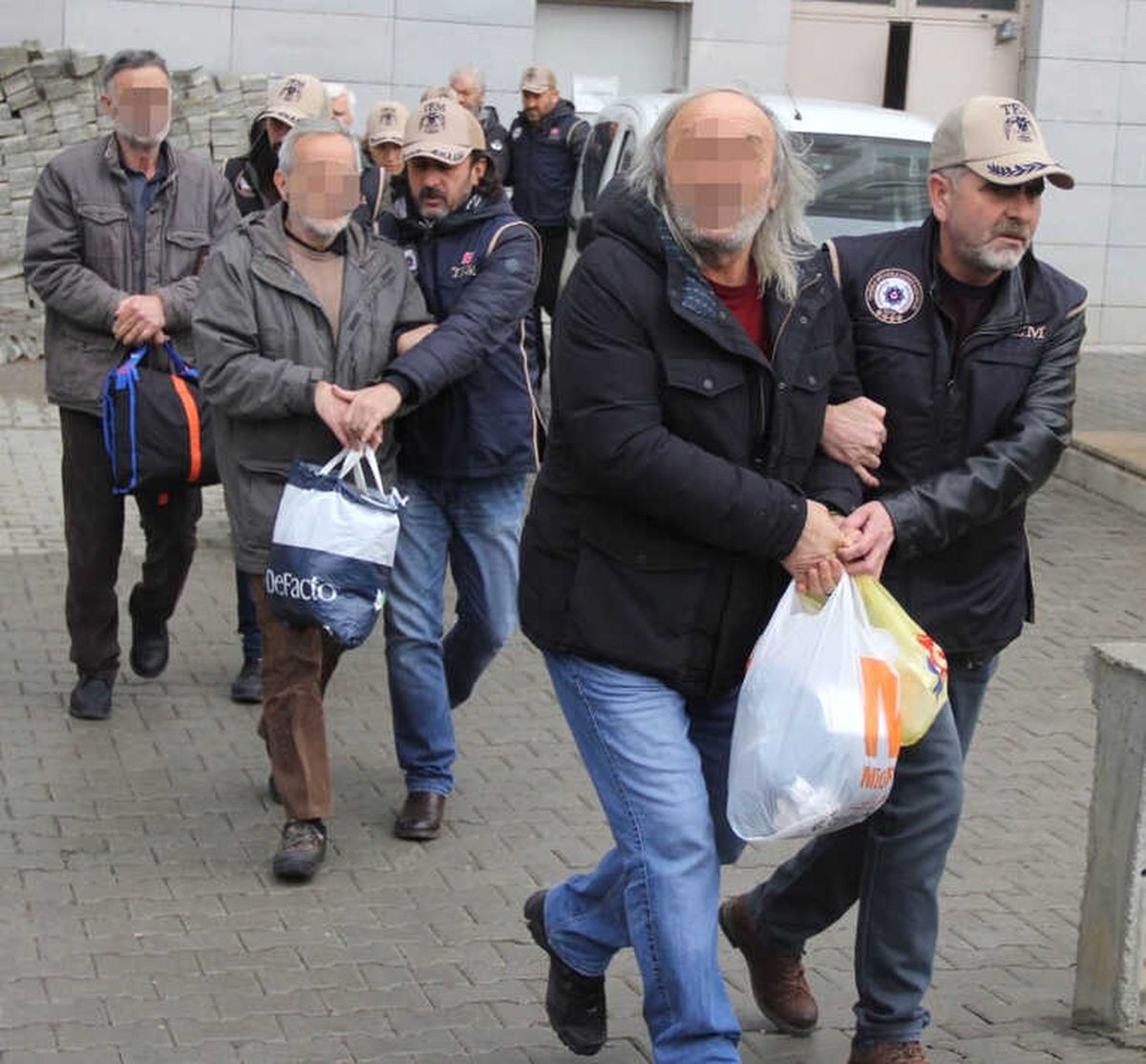 Samsun\'da Terör Propagandasından Gözaltına Alınan 6 Kişi Adliyeye Sevk Edildi