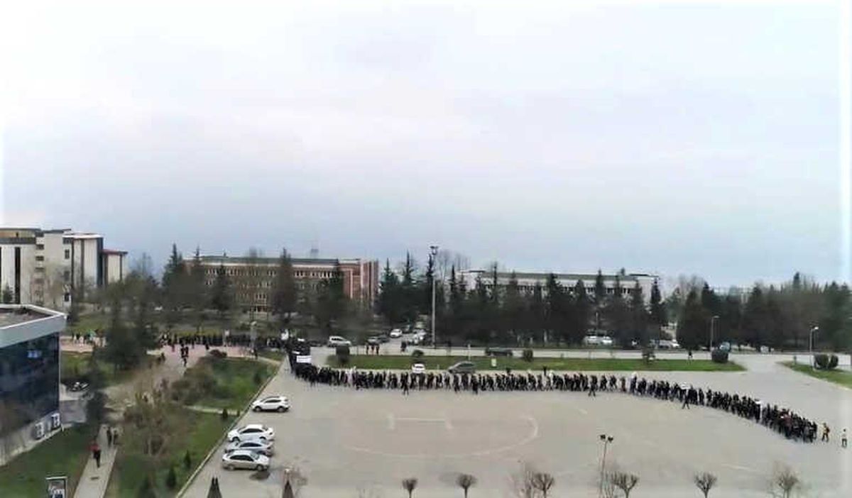 Saü Öğrencilerinden Zeytin Dalı Harekatına Destek Yürüyüşü