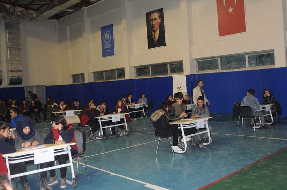 Şırnak\'ta Gençler Arası Bilgi Yarışması Yapıldı