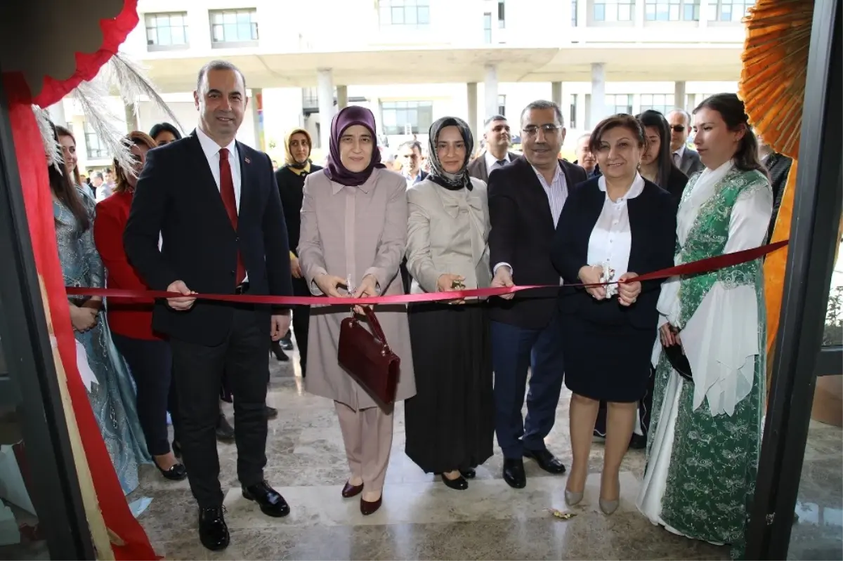 Yüreğir Belediyesi, Bilim ve Teknoloji Üniversitesi\'nde Sergi Açtı