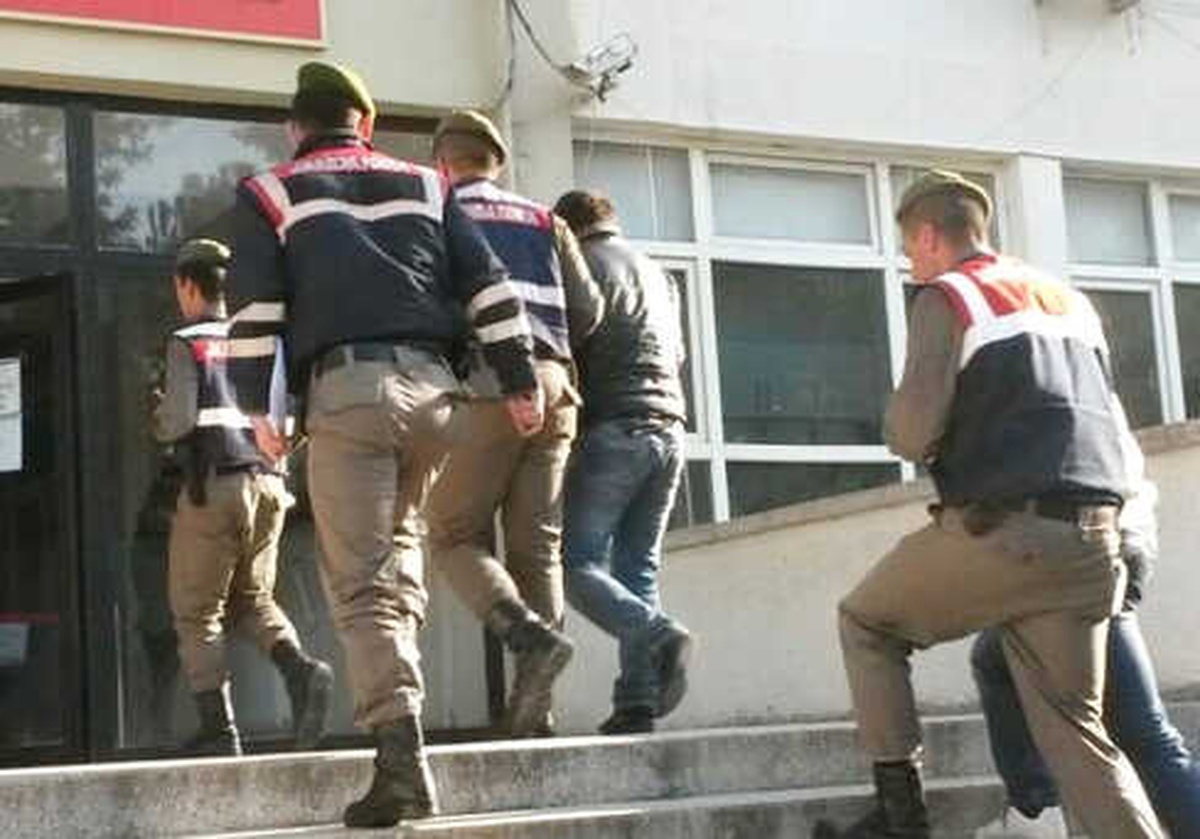 11 Suçtan 3 Yıldır Aranan Firari Zanlı Jandarmadan Kaçamadı