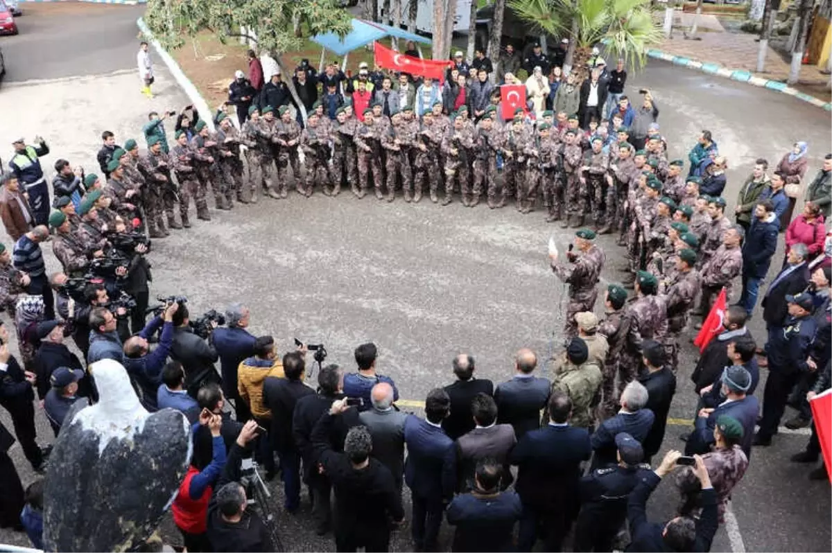 22 Özel Harekatçı Dualarla Sınır Hattına Uğurlandı