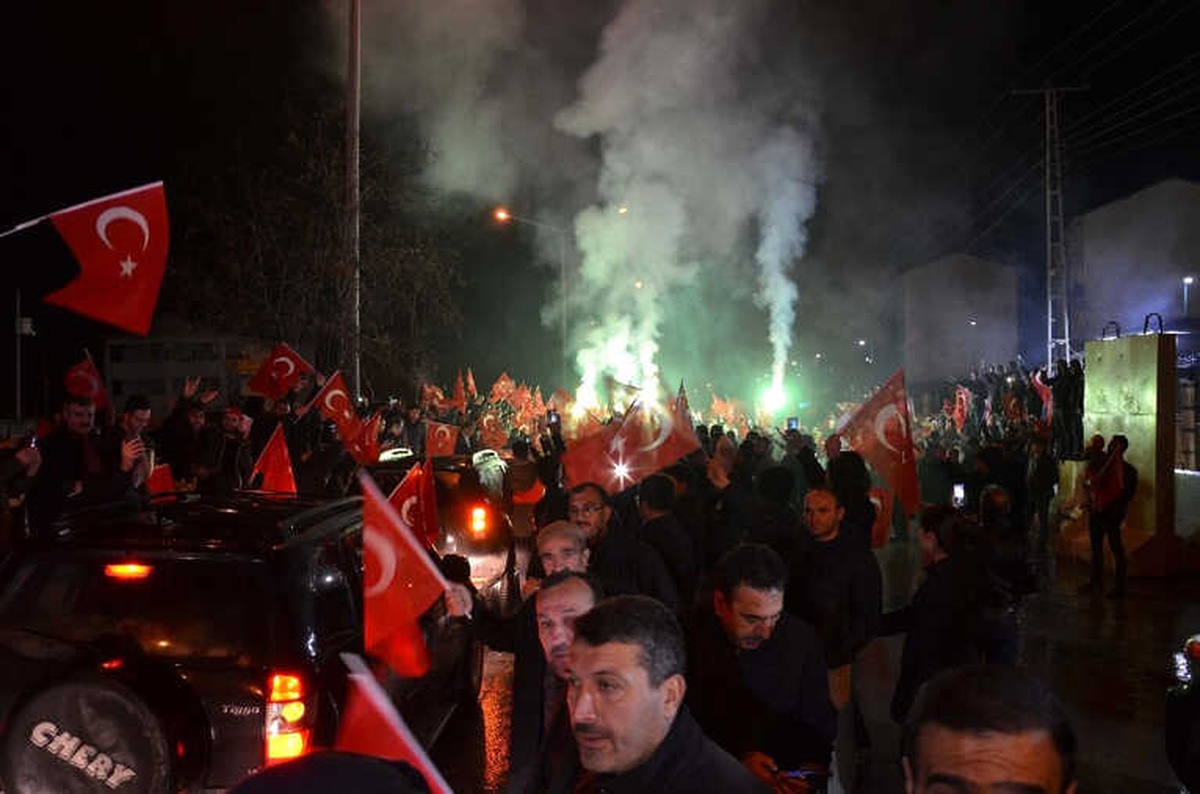 Afrin Kahramanları Tekbirlerle Uğurlandı