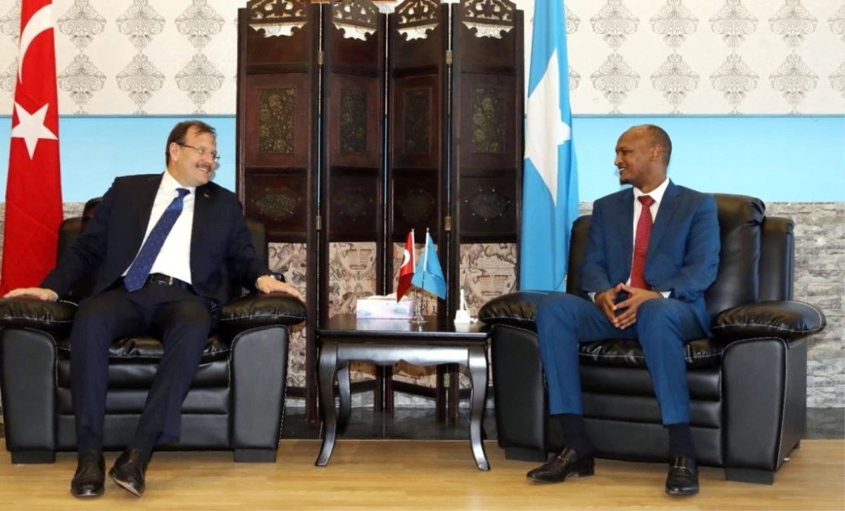 Başbakan Yardımcısı Çavuşoğlu, Somali\'de