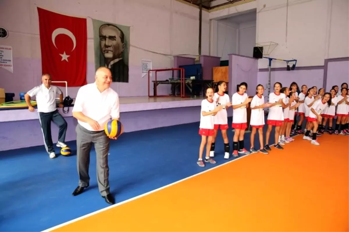 Basketbolun Onur Ödülü Başkan Ergün\'e