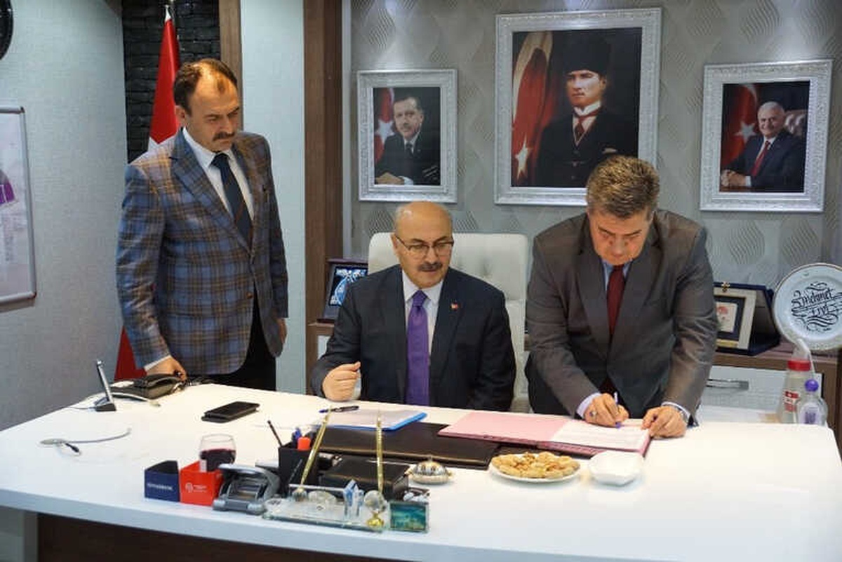 Buharkent Anadolu Lisesi İçin İmzalar Atıldı