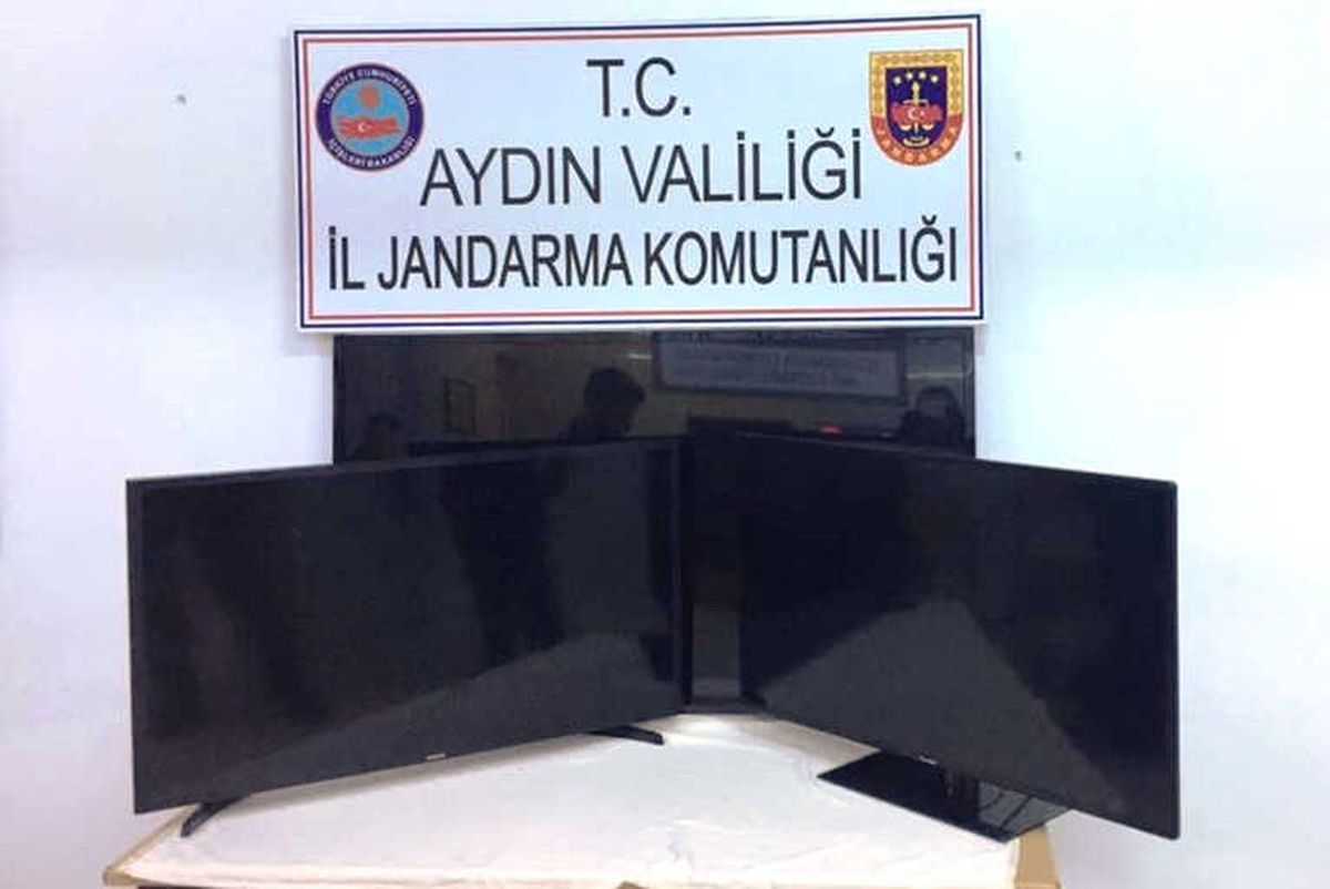 Çaldıkları Televizyonlarla Birlikte Yakalandılar
