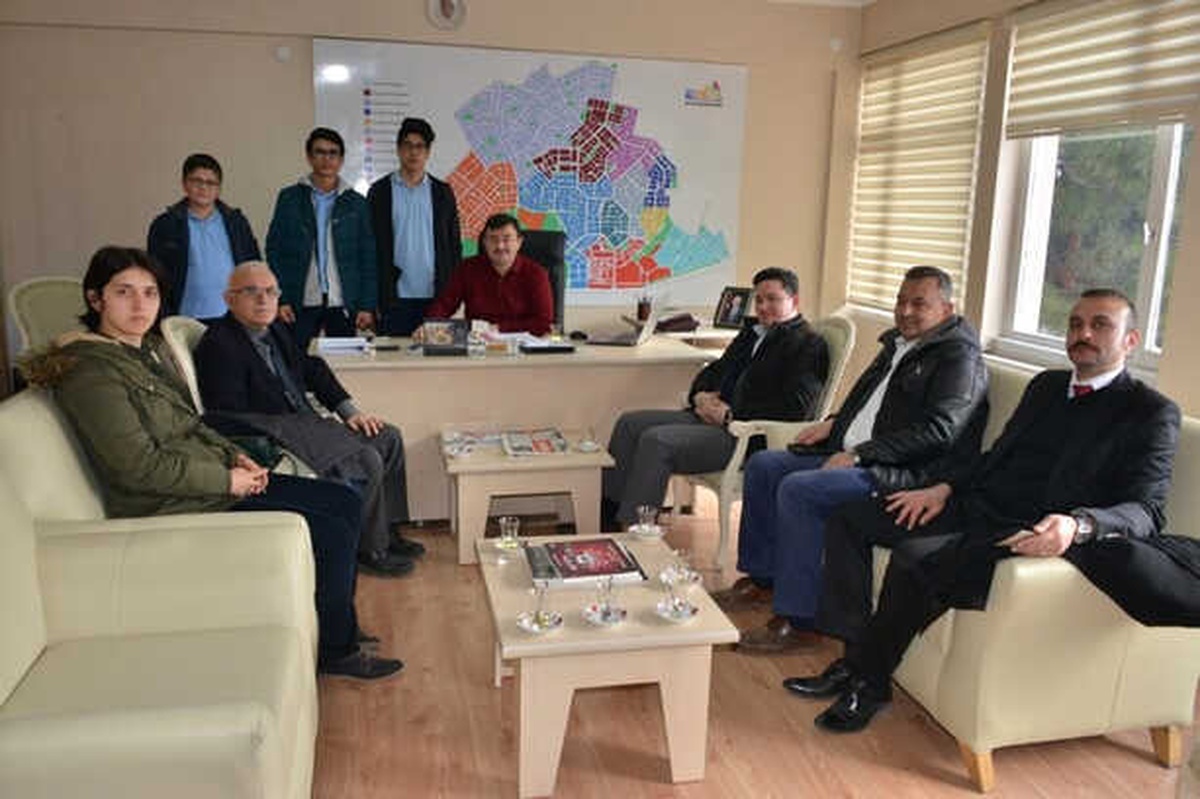 Güzel Şeyler Kulübü\'nden Gediz Belediyesi\'ne Ziyaret