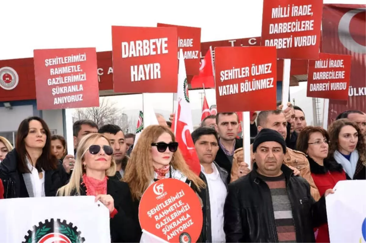 Hak-İş Konfederasyonu 15 Temmuz Davaları Nöbetine Devam Ediyor