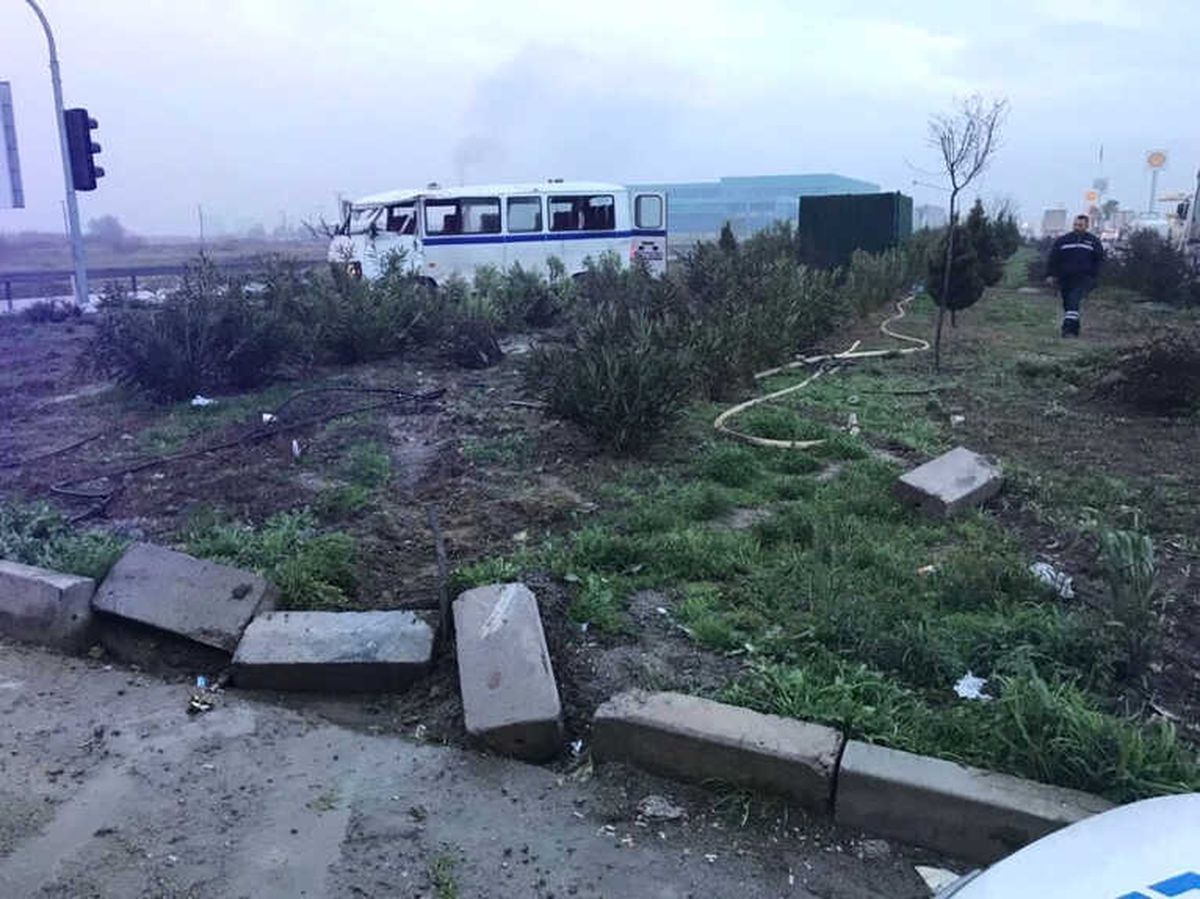 Manisa\'da İşçi Servisi Takla Attı: 12 Yaralı