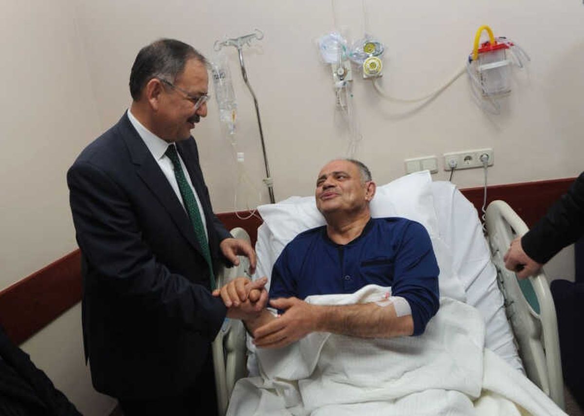 Özhaseki\'den Saldırıya Uğrayan Belediye Başkanına Ziyaret