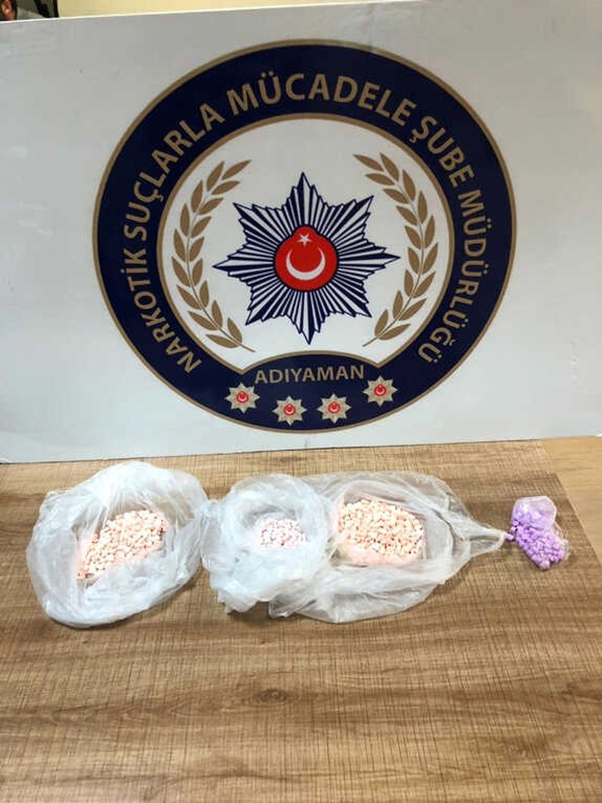 Polis, 700 Adet Uyuşturucu Hap Ele Geçirdi