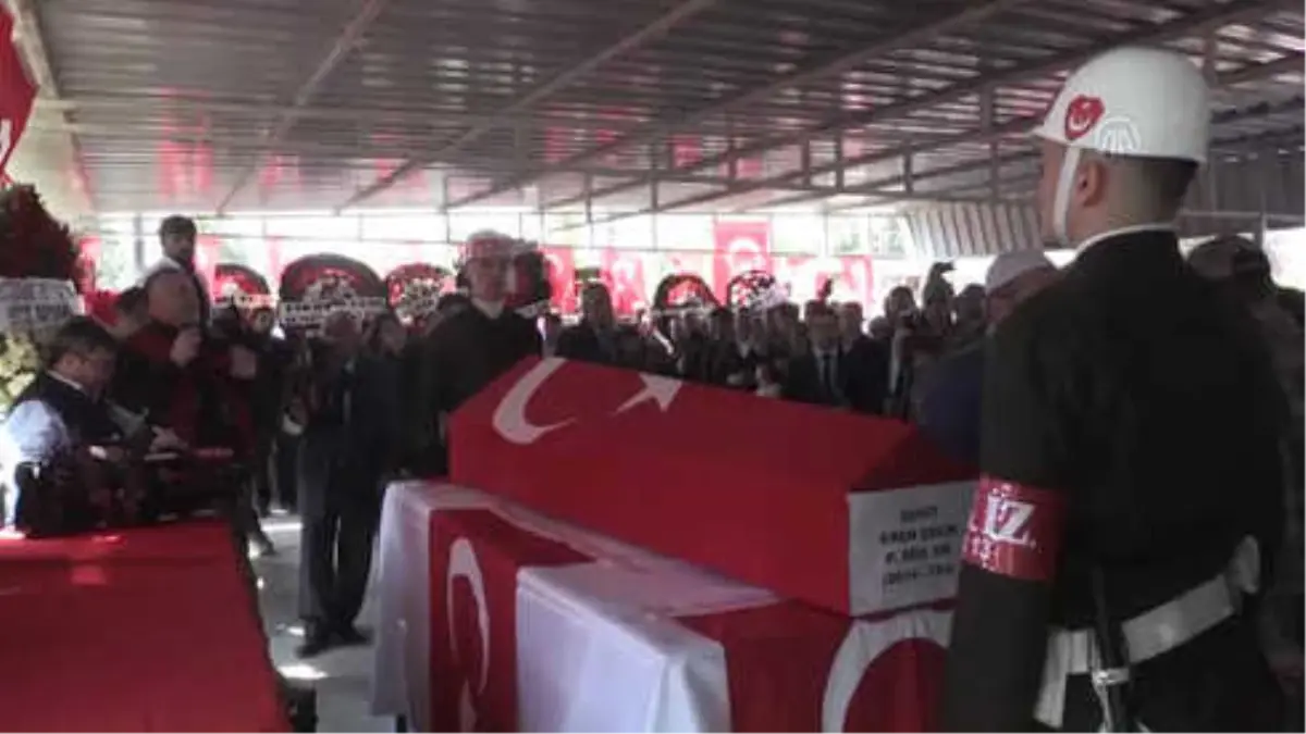 Şehit Er Çelik Son Yolculuğa Uğurlandı