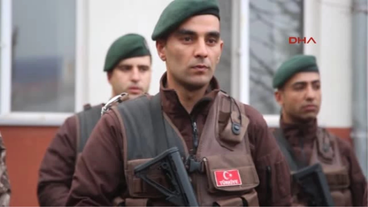 Sivas Özel Harekat Polisleri Coşkuyla Afrin\'e Uğurlandı