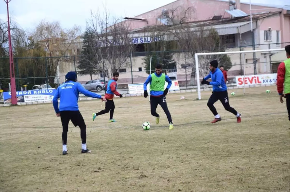 Şuhut Belediye Hisarspor, Yatağanspor Maçı Hazırlıklarını Sürdürüyor