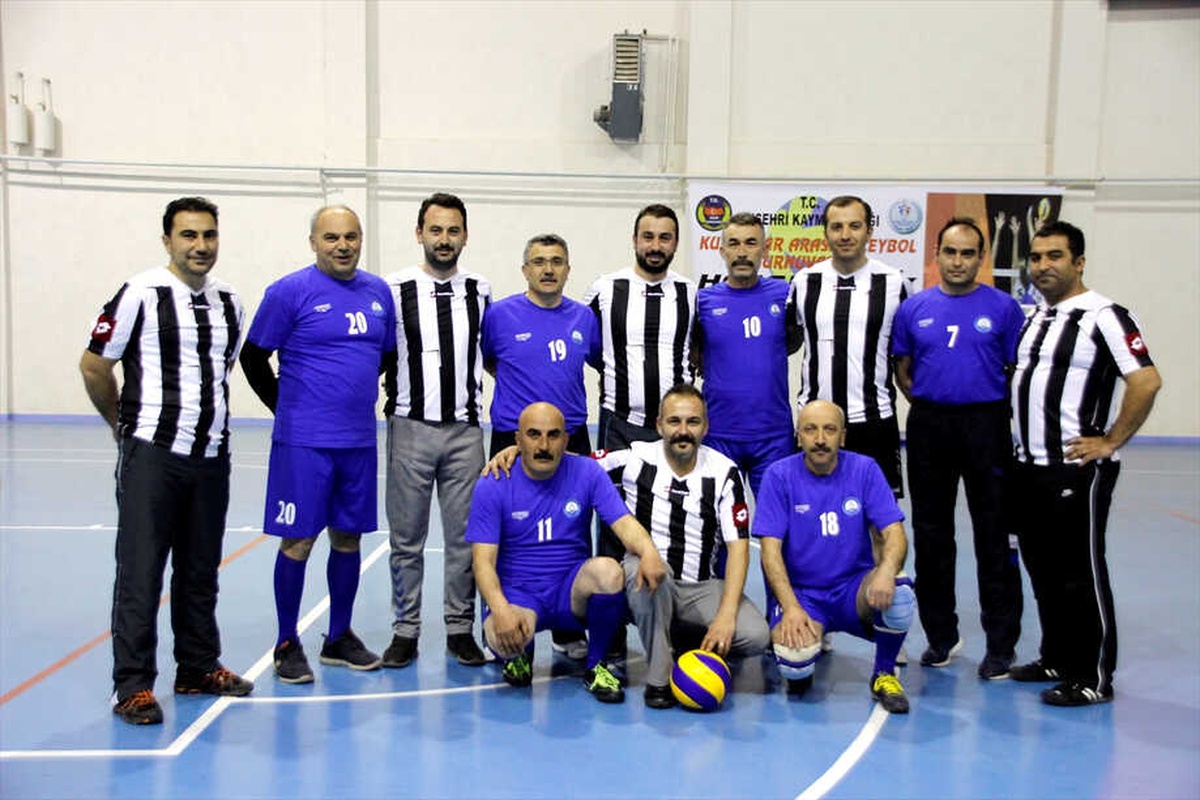 Suşehri\'nde Kurumlar Arası Voleybol Turnuvası Yapıldı