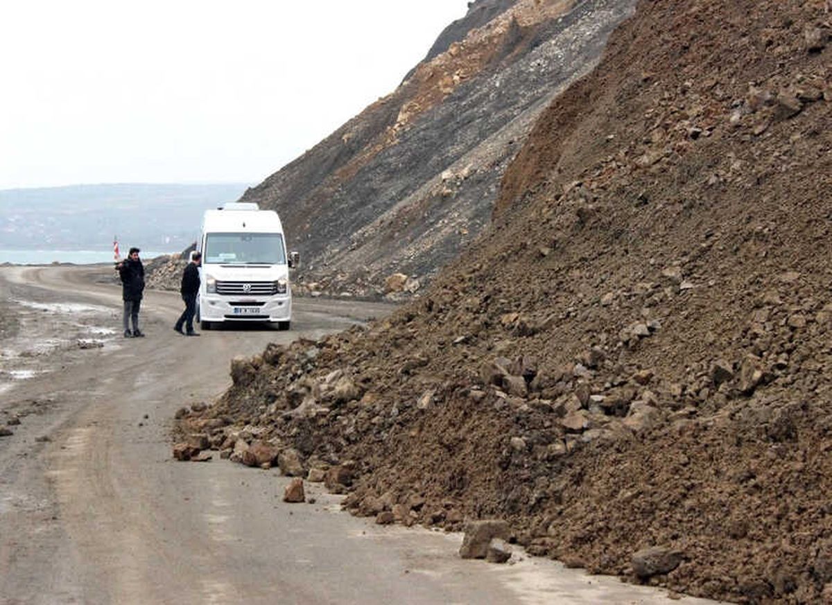 Tekirdağ-Şarköy Karayolunda Heyelan