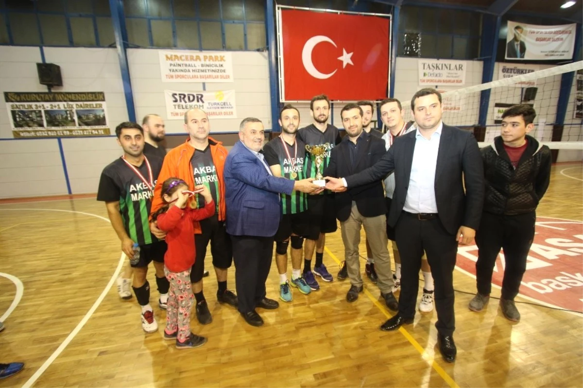 Voleybol Turnuvasında Halk Özel Harekatı Birinci Oldu